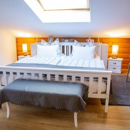 Moorhuette * 伊森比特尔